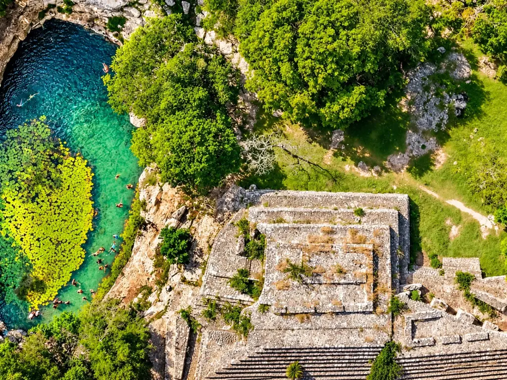 Dzibilchaltún & Cenote Xlacah